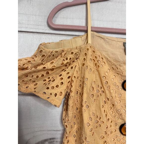 ASOS Top Size 2 Peach Eyelet Big Button Accents Stylish Chic - Picture 5 of 7